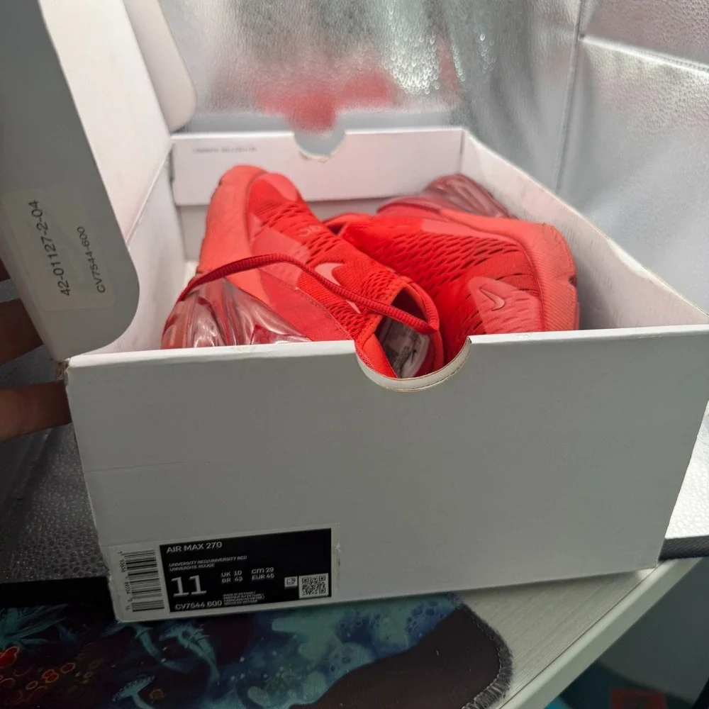 Size 11 Nike Air Max 270 University Red Mens‎ Lace-Up Running Shoes CV7544-600